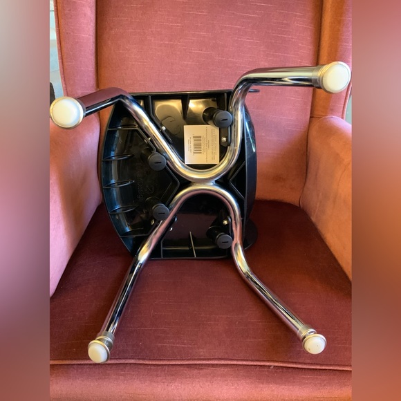 3 ANGELES CHILDRENS CHAIRS [SET OF 3] - Picture 4 of 7